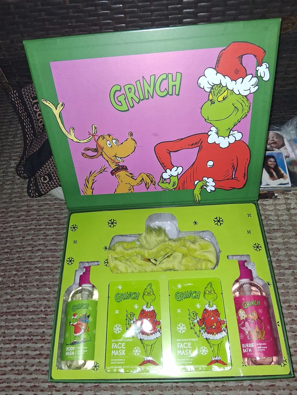 Licensed Grinch Kids Bath Plush Towel - Bright Green